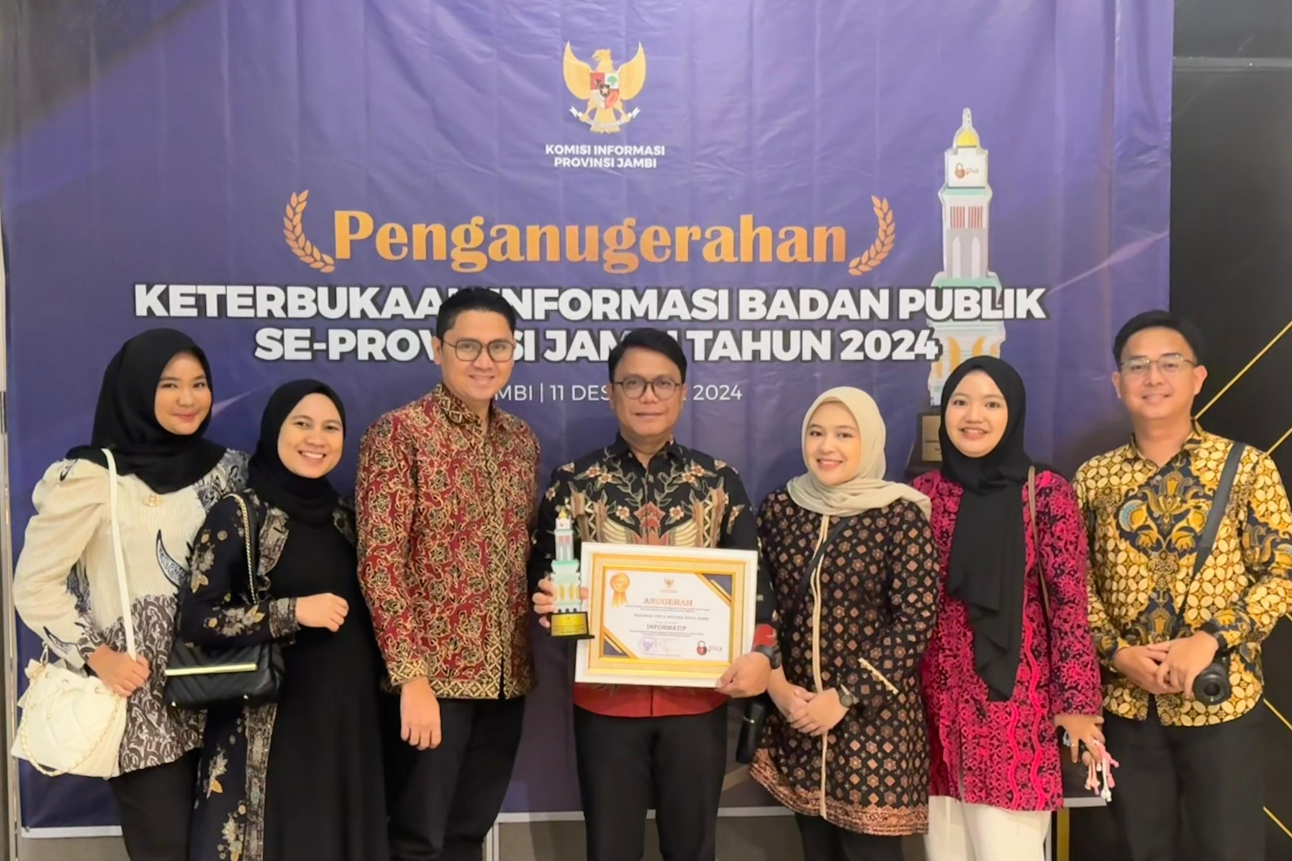 Tirta Mayang Raih Predikat Tertinggi "Informatif" Anugerah Keterbukaan Informasi Publik 2024